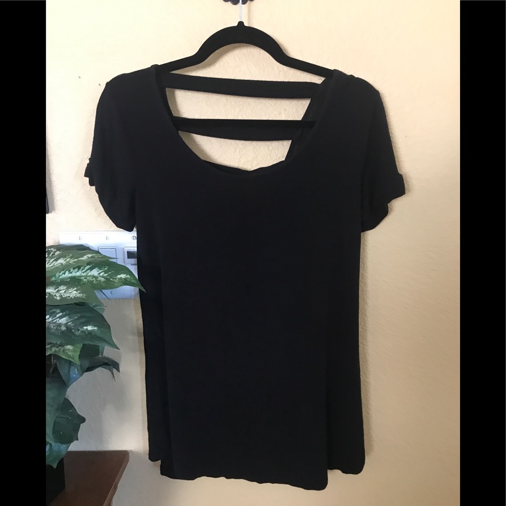 Black basic long tee - cute cut-out back!!